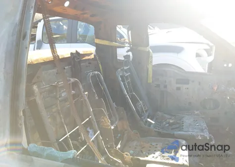 2005 Ford F-150 Stx/Xl/Xlt from USA, damaged, VIN 1FTRF12285NA03913